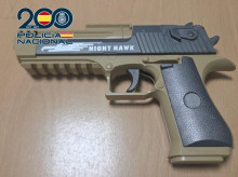 espana/andalucia/20260824/agrede-dos-policias-cuando-portaba-pistola-simulada-detenian-tres-causas-pendientes-granada_451669