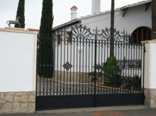 espana/comunidad-valenciana/20260825/parecia-habiamos-entrado-carniceria-brutal-crimen-beresaluze-conmociono-novelda_451688