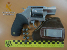 espana/castilla-y-leon/20260825/panico-tordesillas-valladolid-ante-presencia-hombre-paseaba-pistola-mano-calle_451989