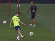 deportes/futbol/20260826/julian-alvarez-baja-ultimo-entrenamiento-atletico-madrid-indisposicion_452342