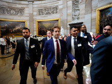 tecnologia/20260826/florida-rechaza-acuerdo-meta-mantiene-demanda-zuckerberg-adiccion-menores_452578