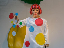 cultura/20260827/muereyayoi-kusama-artista-japonesa-lleno-mundo-lunares_452598