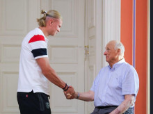 gente/20260828/haaland-muerte-rey-gracias-todo-significado-noruega-honor-conocerle_453085