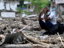 sociedad/sociedad-medio-ambiente/20260831/nepal-aumenta-903-muertos-4200-desaparecidos-violenta-riada_453622