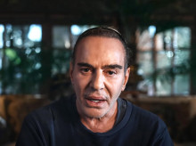 gente/20260831/galliano-renuncia-muestra-met-iba-dedicarle-criticas-recibidas-declaraciones-antisemitas_453871
