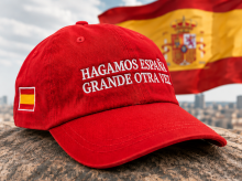sociedad/20260901/hagamos-espana-grande-otra-vez-tienda-debate-estrena-version-espanol-iconica-gorra-cns_454058