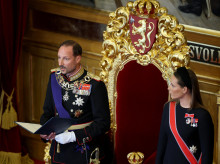 gente/20260901/juramento-haakon-viii-como-rey-ausencia-mettemarit-complicaciones-trasplante_454172