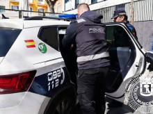 espana/madrid/20260903/jueza-propone-juzgar-policia-asfixio-inmigrante-intento-robarle-movil-madrid_455034
