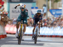 deportes/20260904/aert-impone-ley-clasicomano-enric-sigue-dia-rojo_455567