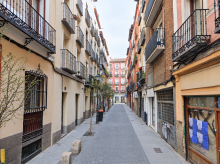 espana/madrid/20260907/detenidos-dos-hombres-agredir-dependiente-atracar-arma-fuego-tienda-centro-madrid_456036