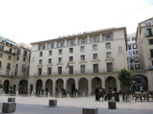 espana/comunidad-valenciana/20260909/mujer-enfrenta-cuatro-anos-carcel-acusada-donar-propiedades-no-pagar-hacienda_456409