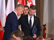 internacional/20260910/praga-budapest-muestran-malestar-ayuda-bruselas-gobierno-sanchez-incapaz-ante-inmigracion-ilegal_457580