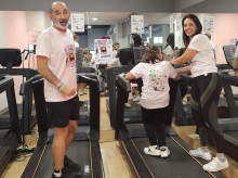 espana/castilla-y-leon/20260912/comienza-reto-hugo-100000-pasos-24-horas-nina-yaiza-tenga-traje-electrodos_458095