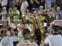 cultura/20260912/morante-detiene-tiempo-natural-gran-tarde-toros-albacete_458156