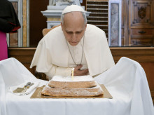 religion/vaticano/20260914/pastel-pausa-71-cumpleanos-leon-xiv-desvela-como-distancias-cortas_458601