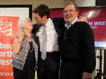 gente/20260914/muere-padre-andy-burnham-saber-hijo-primer-ministro-britanico-desde-pasado-julio_458597