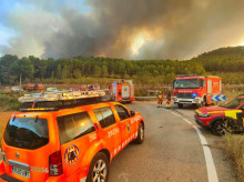 espana/comunidad-valenciana/20260915/declarado-incendio-forestal-pueblo-valencia_459169