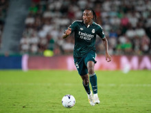 deportes/futbol/20260917/diomande-convence-mourinho-mueve-arbol-intocables_459361