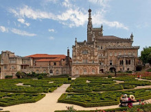 estilo-vida/viajar/20260917/espectacular-hotel-palacio-portugal-escondido-bosque-amurallado-monjes-carmelitas_459356