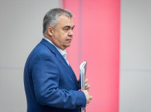 espana/20260917/secretaria-cerdan-admite-psoe-no-comprobaba-viajes-pagaba-llegaban-realizar_459850