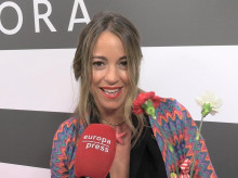 gente/20260917/sofia-ellar-muestra-otra-cara-maternidad-iba-bebe-brazos-intentando-maquillarme-otra-mano_459934