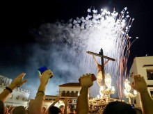 espana/andalucia/20260919/pueblo-almeria-llena-polvora-miles-peregrinos-cristo-luz_460152