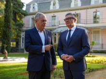 espana/andalucia/sevilla/20260918/alcalde-sevilla-intenta-convencer-gavira-necesidad-tasa-turistica-rechaza-junta_460233