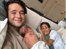familia/20260921/quique-mira-maria-lorenzo-padres-primerizos-mayor-regalo-hijo-padres-quieran_460268