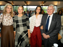 gente/20260921/domingo-infanta-elena-victoria-marichalar-e-irene-urdangarin-francia-junto-rey-juan-carlos_460833