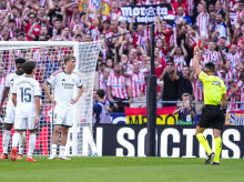 deportes/futbol/la-liga/20260921/error-confusion-roja-huijsen-audios-var-atletico-real-madrid_460906