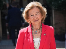 gente/20260921/emotivo-aplauso-recibido-reina-sofia-sevilla-estilismo-favorecedor_461069