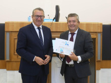 espana/comunidad-valenciana/20260921/luis-enrique-flores-gana-premio-fernando-albi-2025-estudio-sobre-defensa-juridica-entidades-locales_461102