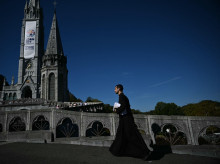 religion/iglesia/20260925/leon-xiv-aterriza-hija-primogenita-francia-secularizada-aparca-ateismo-militante-busca-reparar-vinculo-iglesia_461440