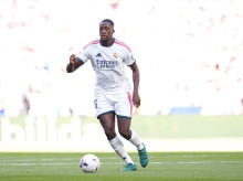 deportes/futbol/20260924/konate-abandona-concentracion-francia-esguince-leve-rodilla_462391