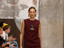 gente/20260925/marni-correcta-modernidad_462735