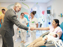 espana/casa-real/20260925/rey-revoluciona-visita-renovado-hospital-santa-barbara-soria_462835