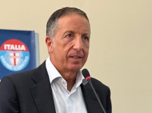 internacional/20260928/coalicion-meloni-impone-eleccion-especial-reggio-calabria-retiene-escano-pretendia-nueva-derecha_463808