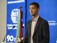 espana/pais-vasco/20260929/pnv-avisa-no-apoyara-decreto-pone-mismo-nivel-fondos-buitres-pequenos-propietarios_463895
