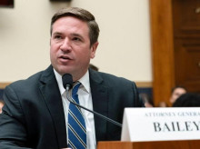 internacional/20260929/dimite-subdirector-adjunto-fbi-andrew-bailey-ano-cargo_463976