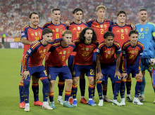 deportes/futbol/20260929/original-interpretacion-himno-espana-vibro-sevilla-recibiendo-campeones-mundo_464255