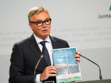 espana/andalucia/20260930/claves-primer-hachazo-vox-burocracia-andaluza-461-normas-bajo-lupa-reduccion-tramites_464567