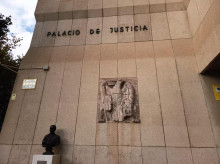 espana/castilla-la-mancha/20261001/albacete-retira-aguila-fachada-palacio-justicia-cumplir-ley-memoria-democratica_464626