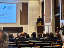religion/20260930/cardenal-fernandez-aboga-prudencia-controles-rigurosos-e-incluso-ralentizacion-desarrollo-ia_464729