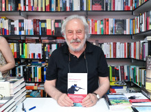 cultura/20261002/julio-llamazares-recibe-premio-nacional-narrativa-novela-memorialista-sobre-guerra-civil_465435