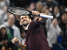 deportes/tenis/20261002/djokovic-resiste-ante-chino-bu-mantiene-condicion-invicto-pekin_465553