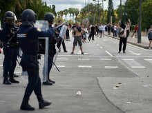 espana/comunidad-valenciana/20261003/concentracion-improvisada-toma-plaza-ayuntamiento-valencia-amaga-acampada-como-sol_465766