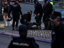 espana/madrid/20261004/detenidos-tres-manifestantes-concentracion-contra-acampada-intentar-alcanzar-sol_465820