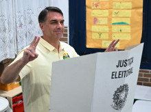internacional/20261005/flavio-bolsonaro-impone-ampliamente-lula-primer-recuento-presidenciales-brasil_465981