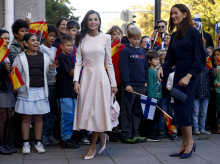 espana/casa-real/20261006/plan-paralelo-reina-helsinki-coro-ninos-le-canta-espanol-cancion-perales_466446