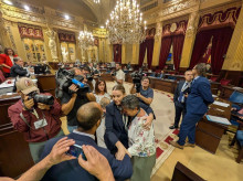 espana/baleares/20261006/psoe-intenta-usar-desahuciada-contra-prohens-mujer-acaba-abrazando-presidenta-te-vote_466587